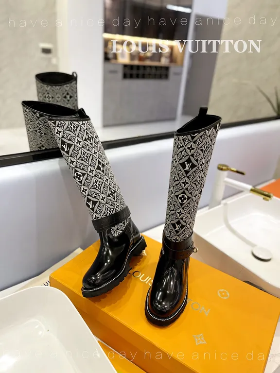 Louis Vuitton Shoe 